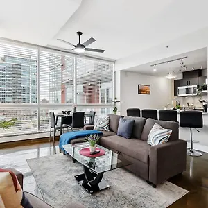 Upscale 2br - King Bed - Stunning Views , Calgary Canada