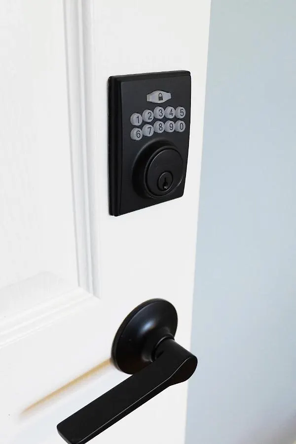 Ikonstay Accord Master With Privat Bath Toronto Canada